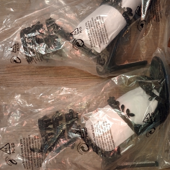 Heels - Picture 2 of 3